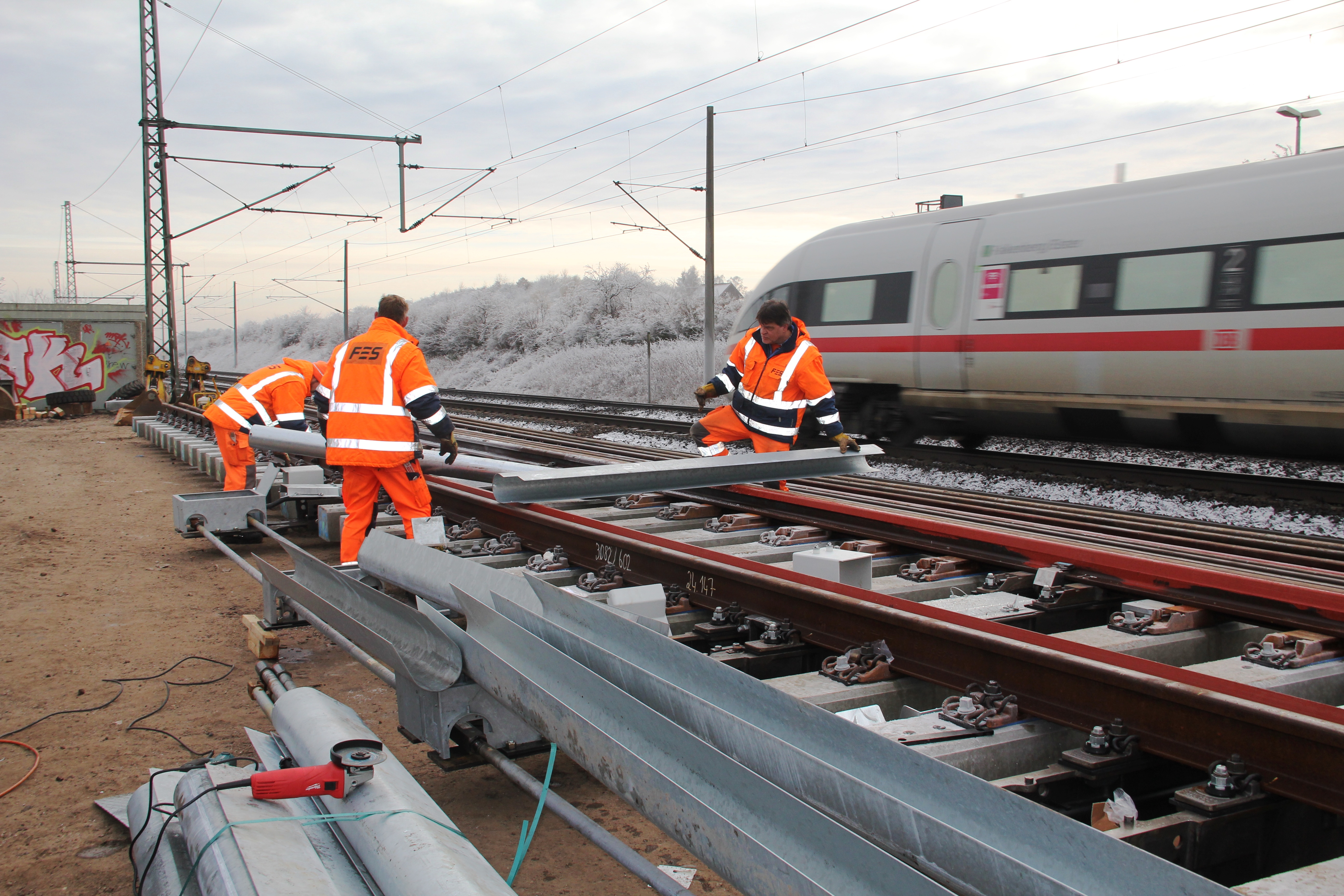 Erfurt–Eisenach (Zulauf VDE8): Weichenmontage vor dem Einbau. Seebergen (Drei Gleichen)