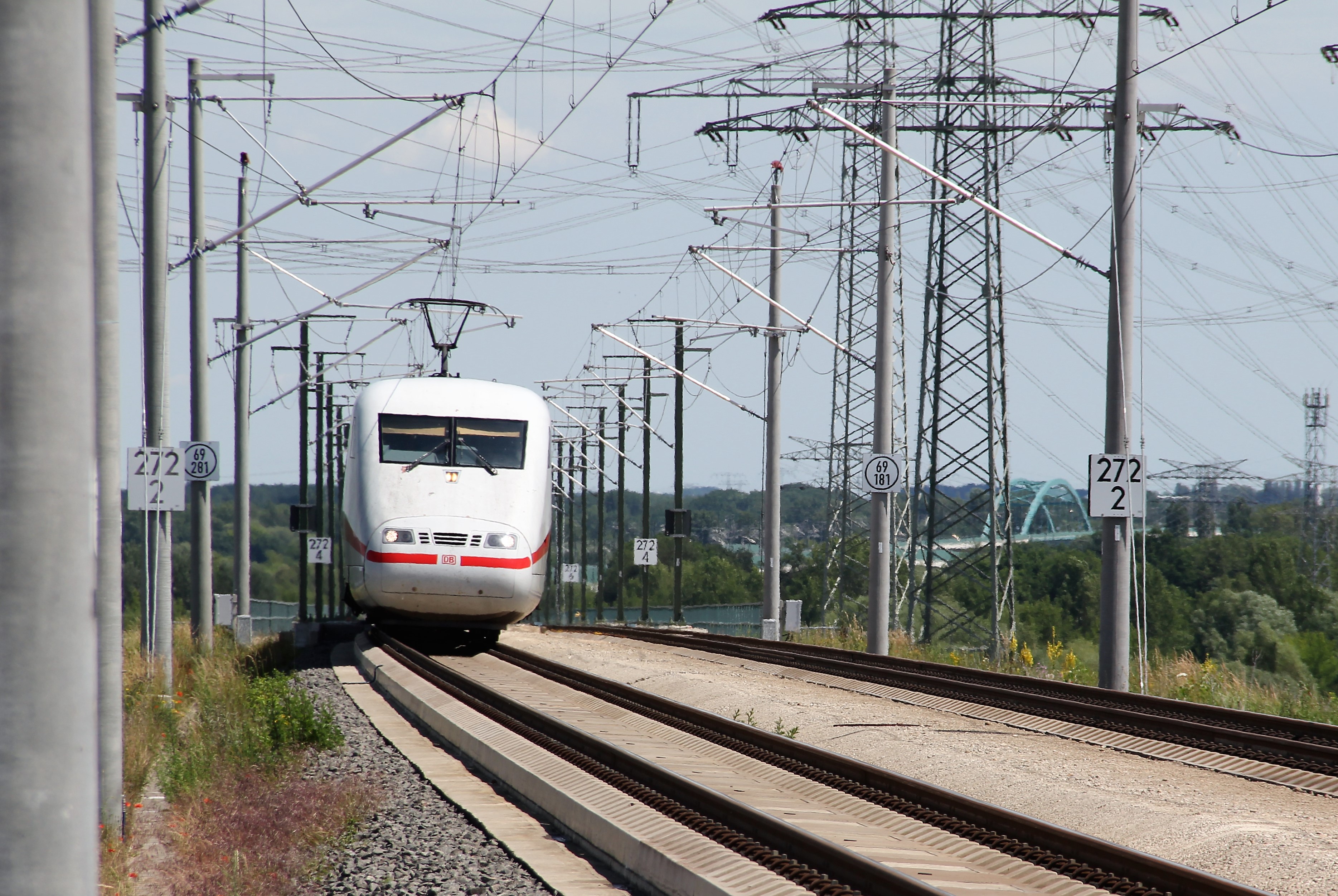 VDE8. Saale-Elster-Talbrücke, Widerlager West