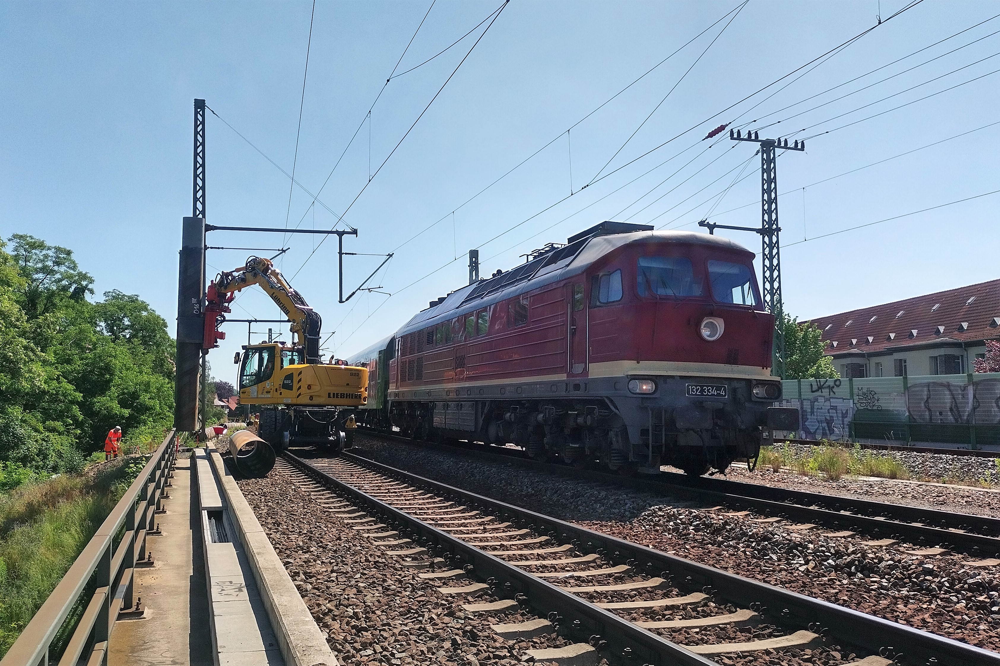 Leipzig Mockau, Pfostengründungen Lärmschutzwand 4.7, ein Gleis gesperrt